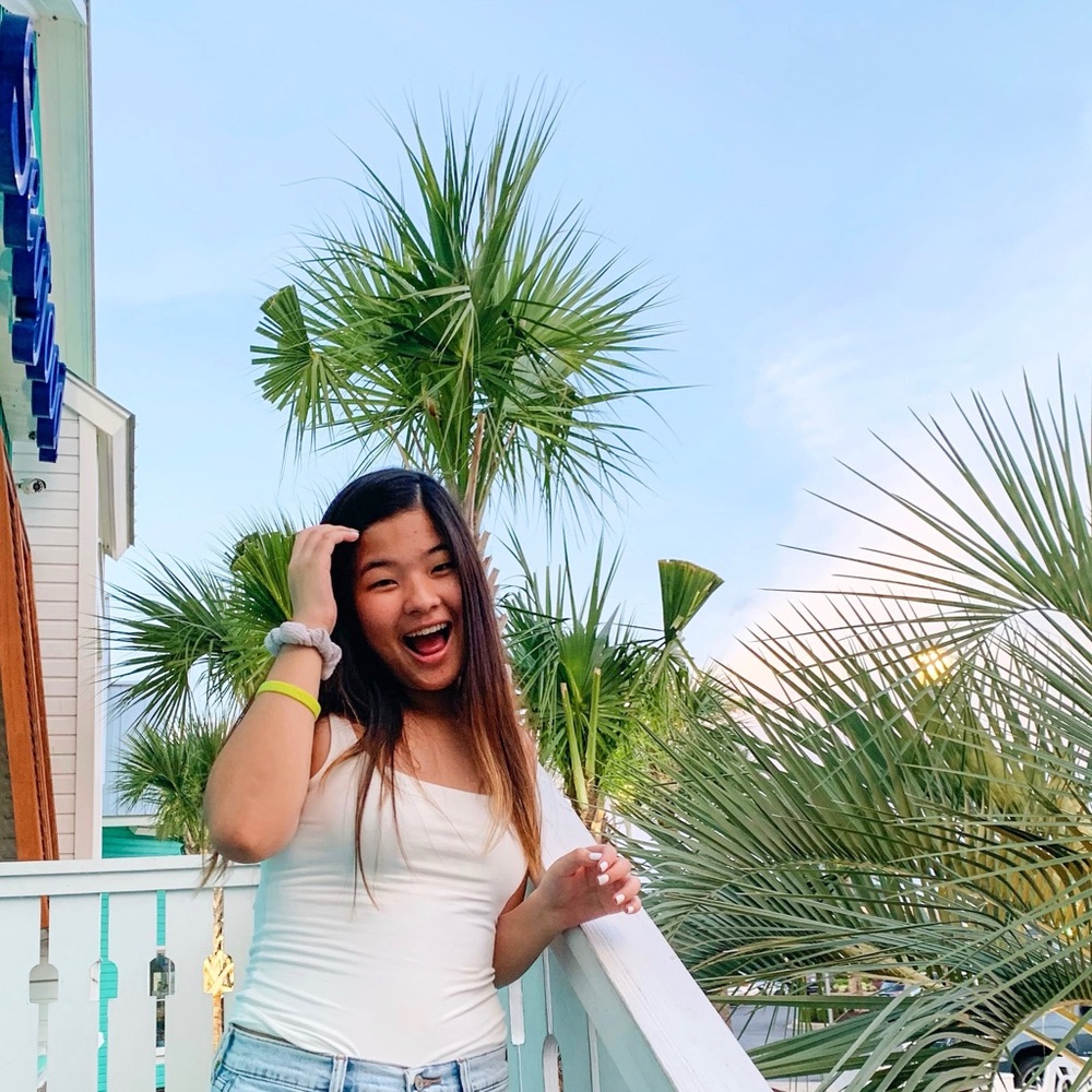 Meet your Posher, Uyen